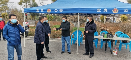 县长高速出口检查1