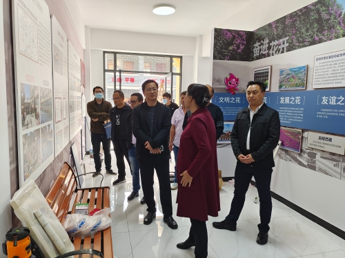 市委社会工委对滇米火车站社区亲民化改造进行验收-图片一