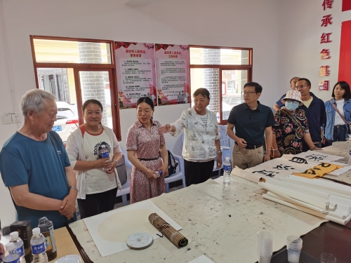 市委老干部局到滇米火车站社区调研老年学校建设工作“图片三”